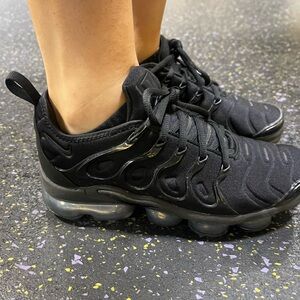 Nike Black Women's Sneakers